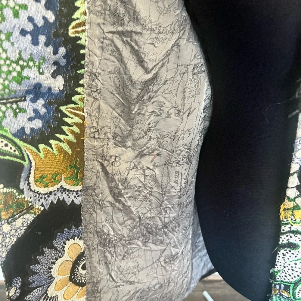 Floral Embroidered Women's Coat - Picture 3 of 5